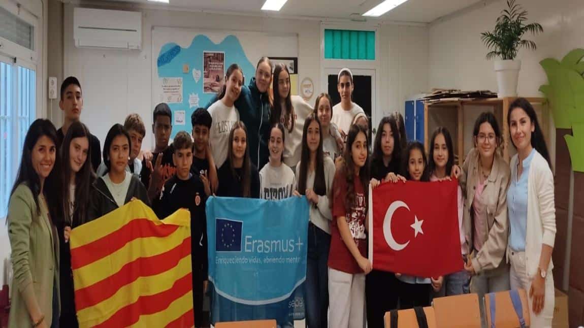 Öğretmen ve Öğrencilerimiz Erasmus+ Projesi ile İspanya'ya Gittiler 